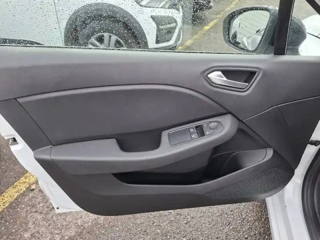 Renault Clio blue dci 100 ch gsr2 — photo 13