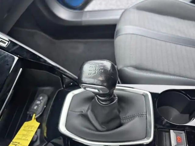 Peugeot 2008 puretech 130 s&amp;s bvm6 allure pack — photo 24