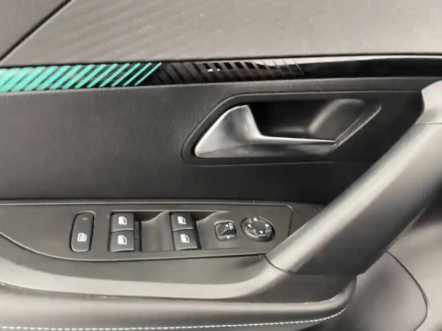 Peugeot 2008 puretech 130 s&amp;s bvm6 — photo 32