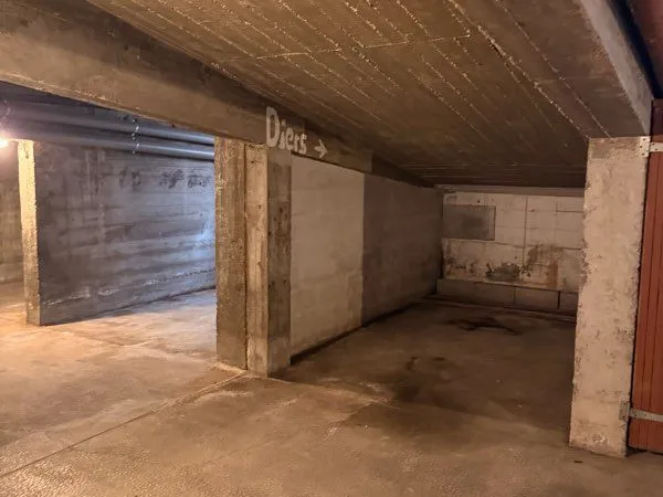 Place de parking souterraine centre ville Sainte Maxime