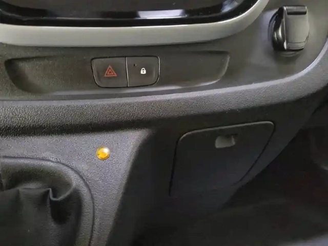Renault Trafic combi l1 dci 145 energy s&amp;s — photo 22