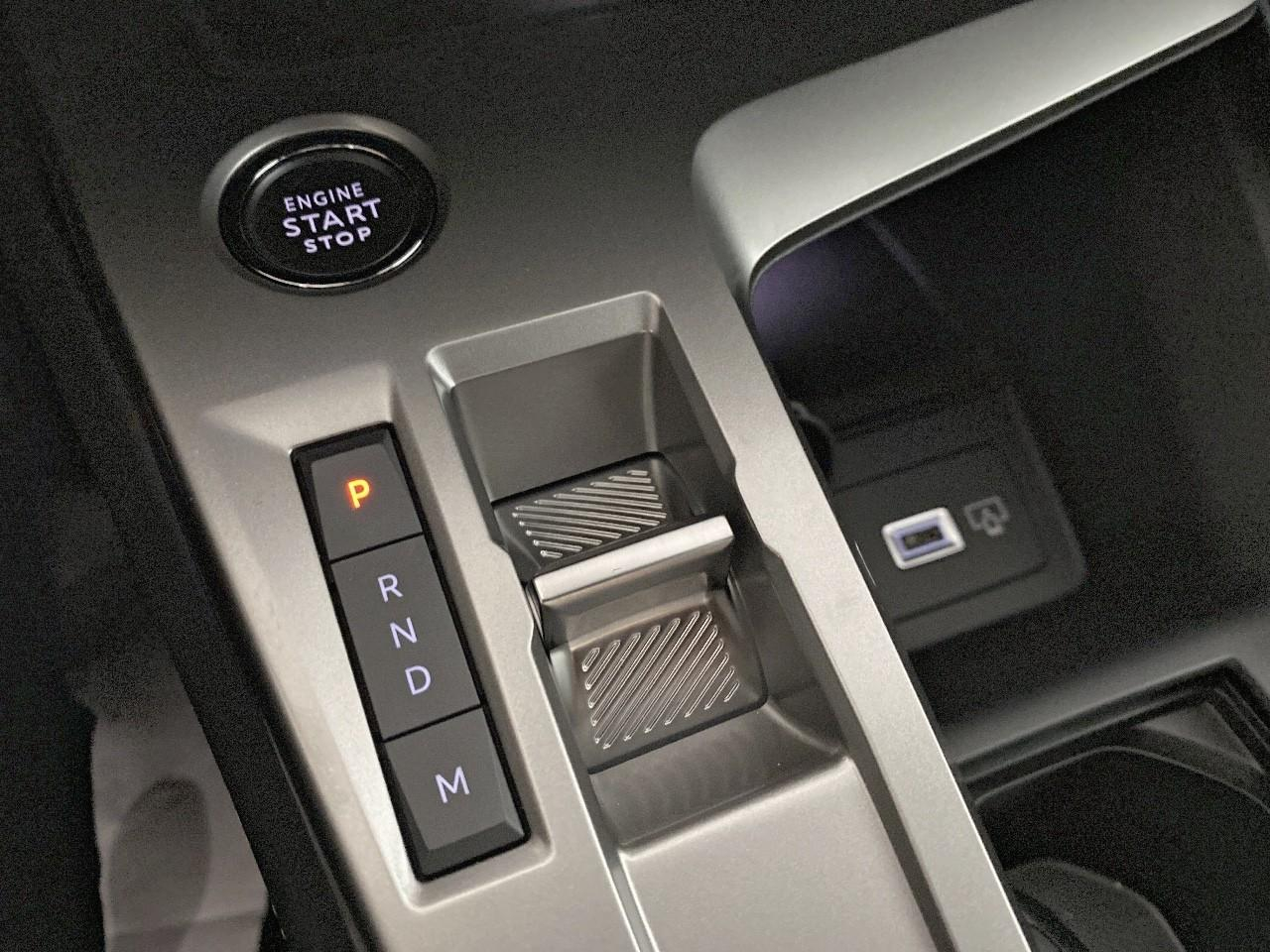 Peugeot 408 hybrid 145 e-dcs6 gt — photo 15