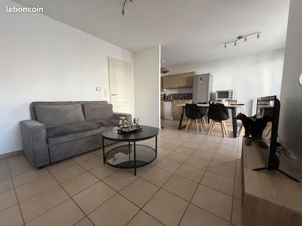 A louer T2 meublée de 45 m2 - Quartier Saint-Claude