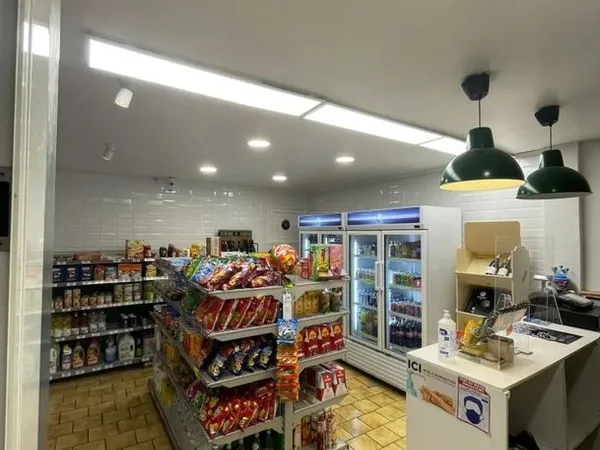 Local 30 m² PARIS 18