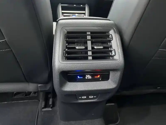Volkswagen Tiguan 2.0 tdi 150ch dsg7 — photo 11