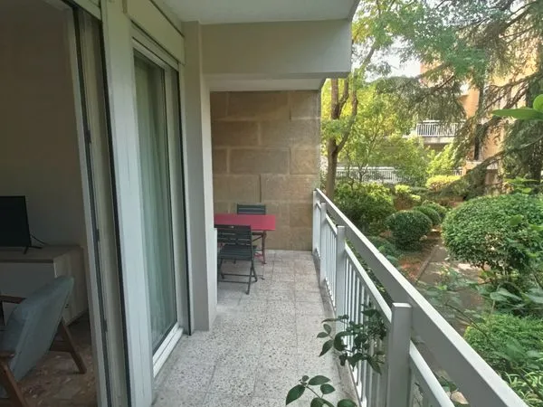 T2 meublé 52 m² avec terrasse, garage attenant - Aix-en-Provence / Bellegarde
