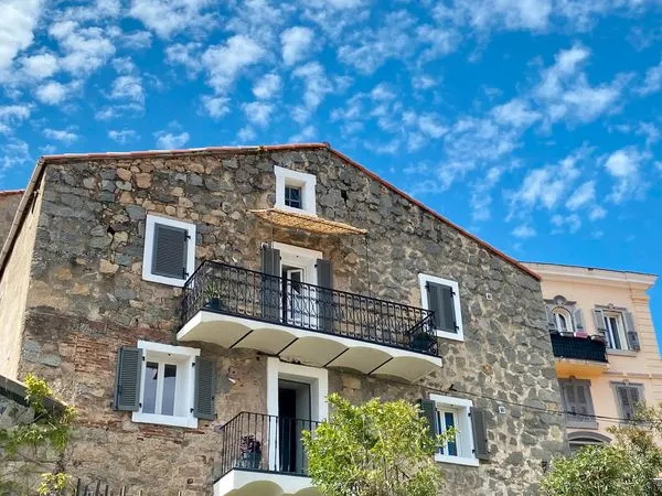 Maison de village entièrement rénovée