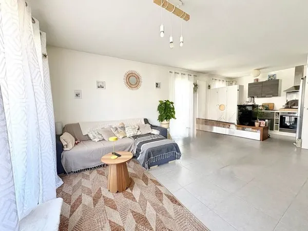 REIGNIER T2 50 M² AVEC BALCON 11 M² PARKING & CAVE DANS UNE