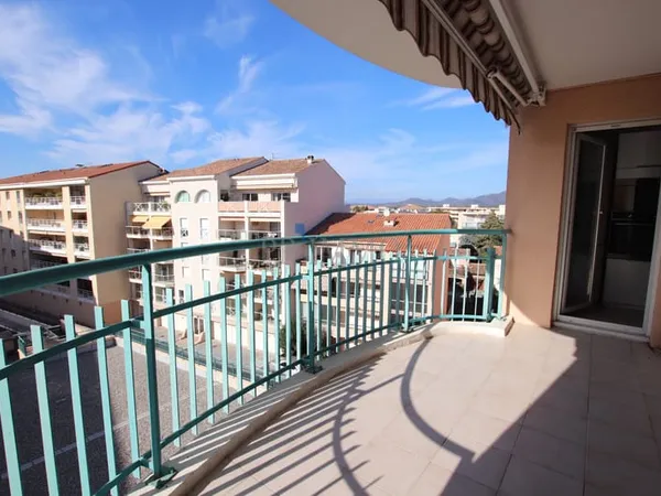 SAINT-RAPHAEL - 3 PIECES - 72 m2