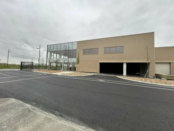 ACTIVITE - ENTREPOTS à VENDRE