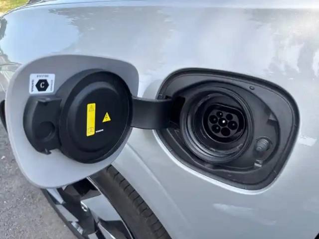 Volvo Xc60 t6 awd hybride rechargeable 253 ch+145 ch geartronic 8 — photo 8