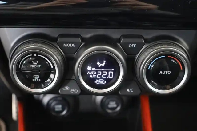Suzuki Swift sport 1.4 boosterjet hybrid — photo 22
