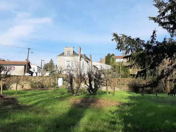 Maison 9 pièces 218 m²