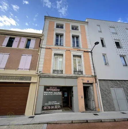 Local commercial 1 pièce 49 m²
