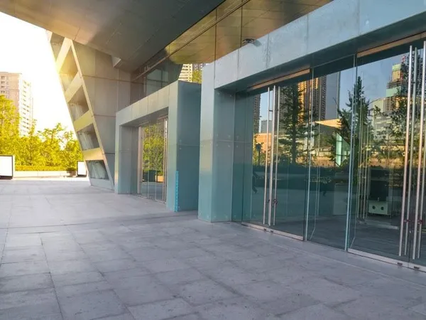 Local 800 m²