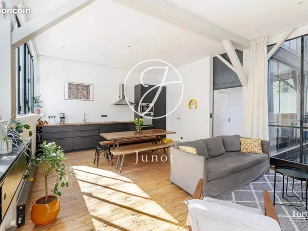 Loft 3 pièces 80 m²