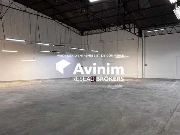 Local 800 m² Avignon