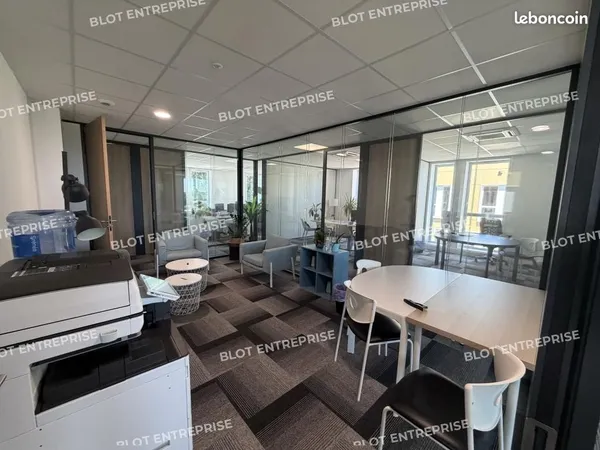 Bureaux 352 m²