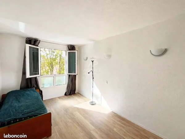 Studio 1 pièce 18 m²