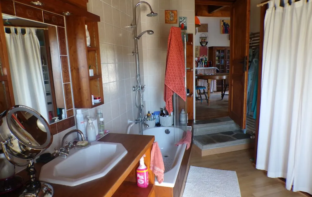 Photo 10