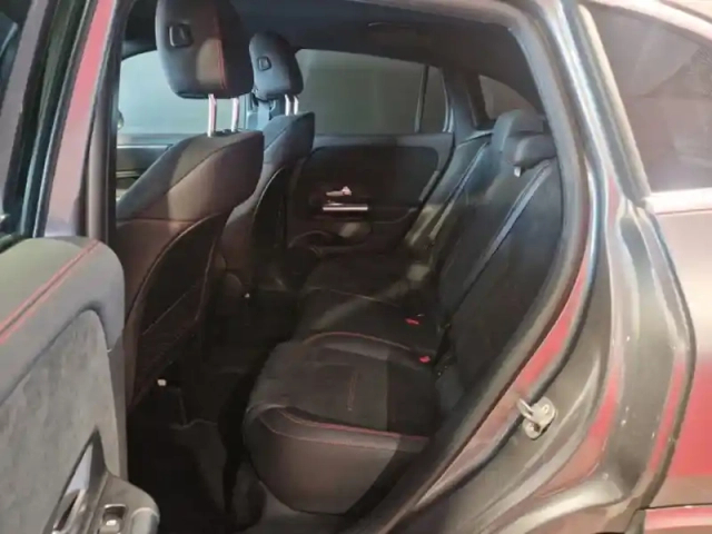 Mercedes Gla 200 d 4matic amg line — photo 37