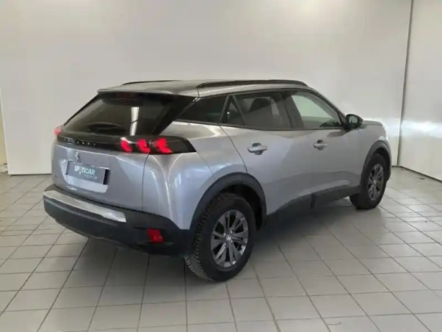 Peugeot 2008 e- 136ch style — photo 10
