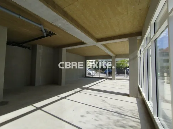 Local commercial 81 m²