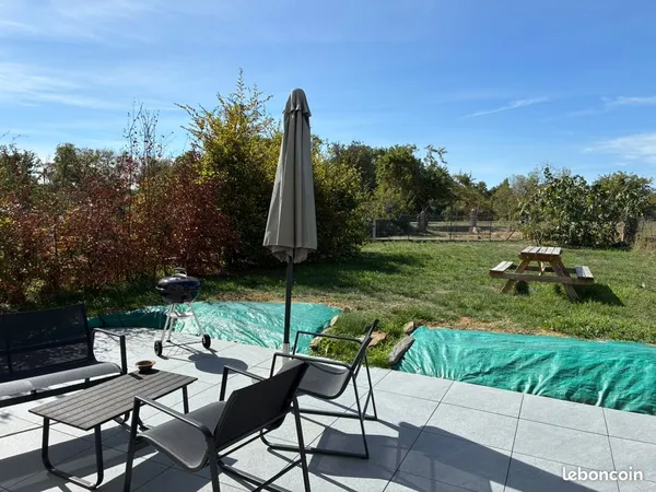Maison 90 m² à la campagne (Arconnay) - 850 /mois
