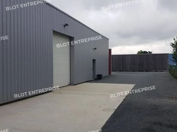Entrepôt 187 m²