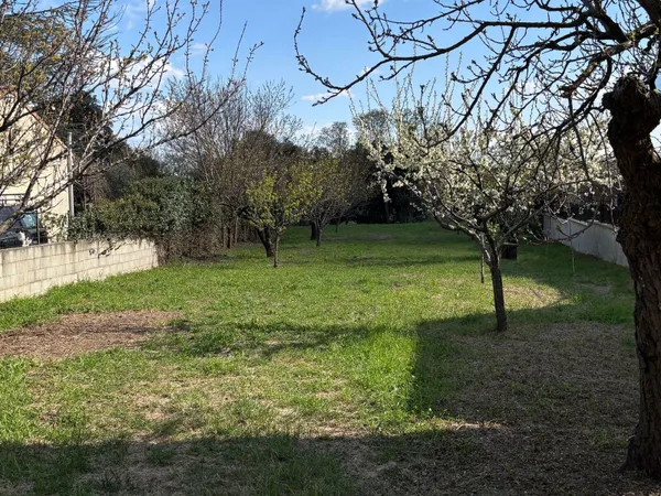 Terrain 1070 m²