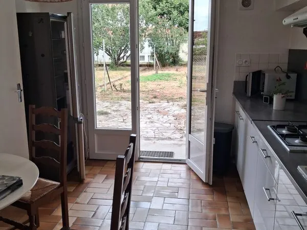 Grand Studio meublé avec terrasse et jardin