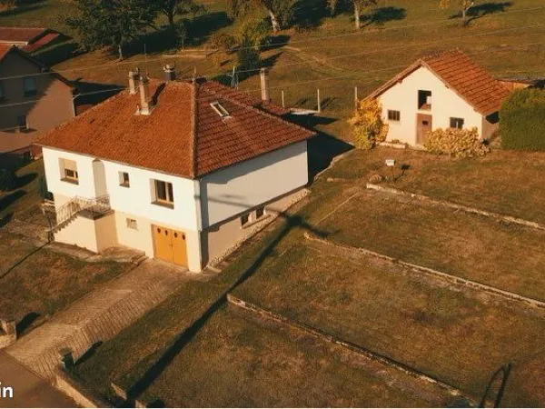ENCHENBERG - Maison plain-pied 100 m² - Terrain constructible 13,5 ares - Dépendance 60 m²