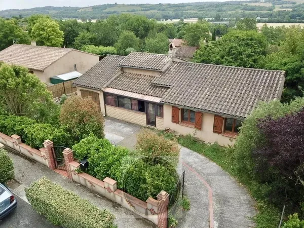 Maison de plain-pied T5 avec garage sur 760m2 de terrain proche Villefranche de Lauragais