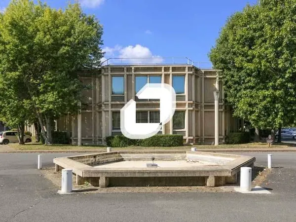 Bureaux 1196 m²