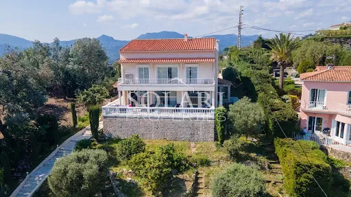 Villa 7 pièces 190 m²
