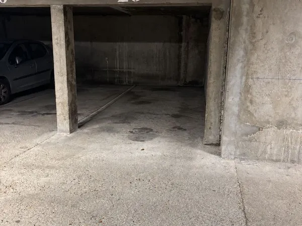 Place de parking à louer - Bondy, quartier de la Gare