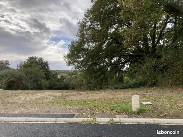 Terrain 600 m² Pugnac