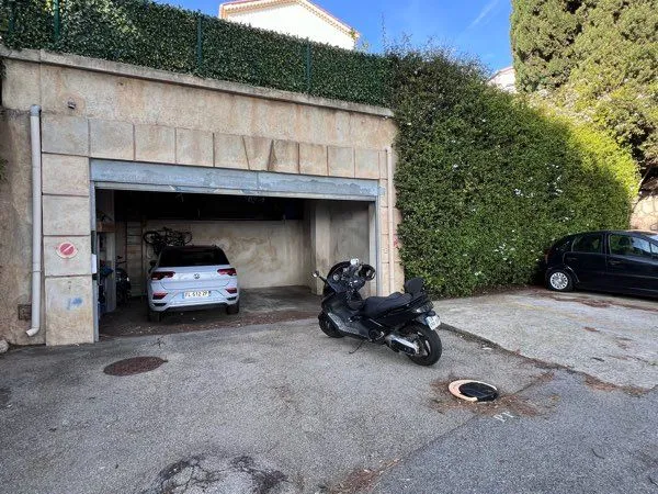 Location garage + place de parking, Corne d'Or, Villefranche-sur-Mer