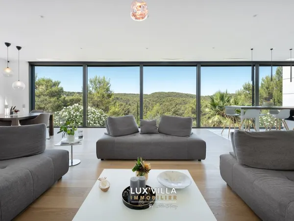 Villa 10 pièces 397 m²