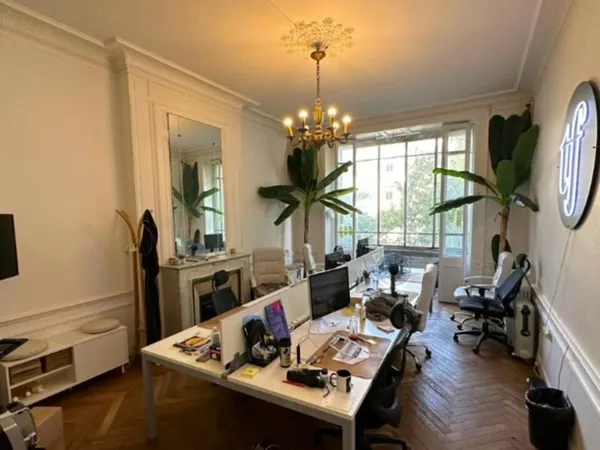 Bureaux 150 m²