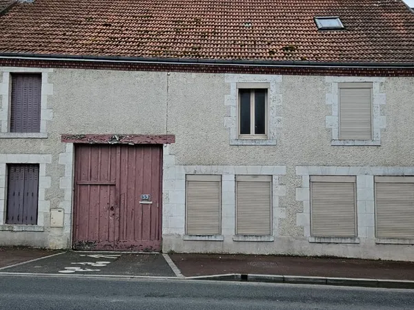 Grande maison avec dépendances
