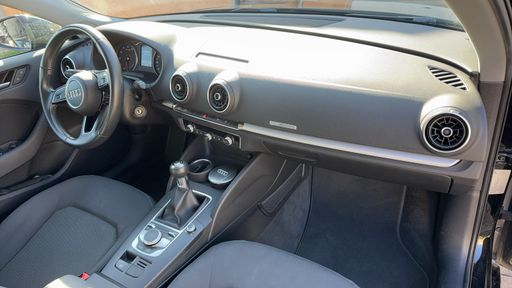 Audi A3 Sportback 1.0 TFSI 115 - Business Line – 2017 – 139683 km – Essence – Boîte Manuelle — photo 20