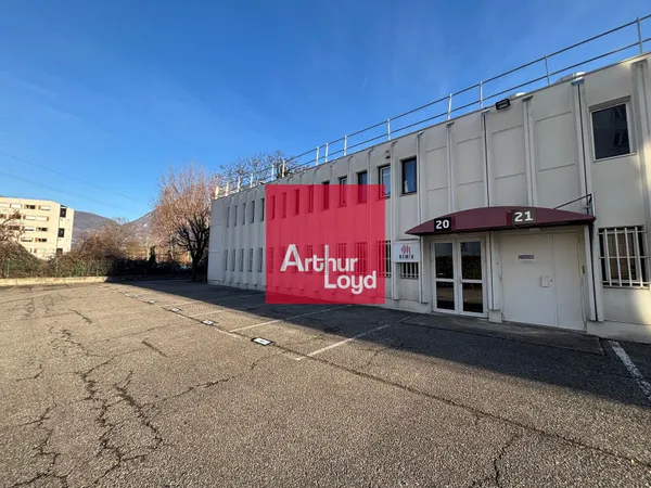 Local professionnel 197 m²