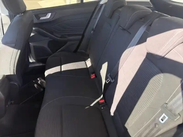 Ford Focus 1.0 ecoboost 125ch titanium — photo 9
