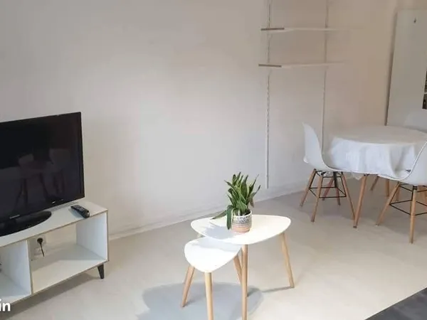 Studio loué à vendre