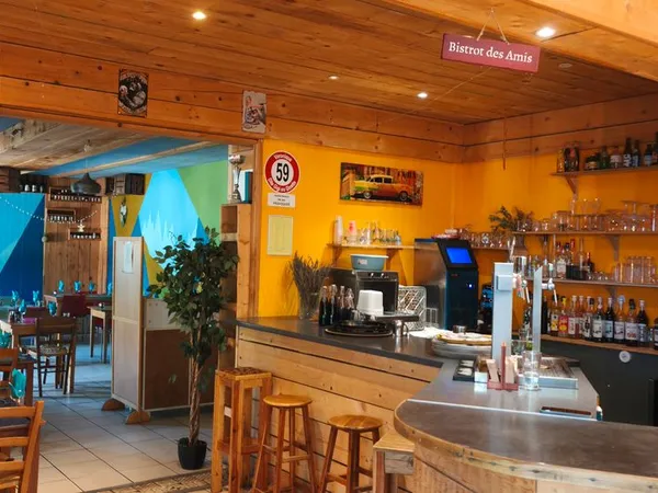 Restaurant, bar, commerce de proximité