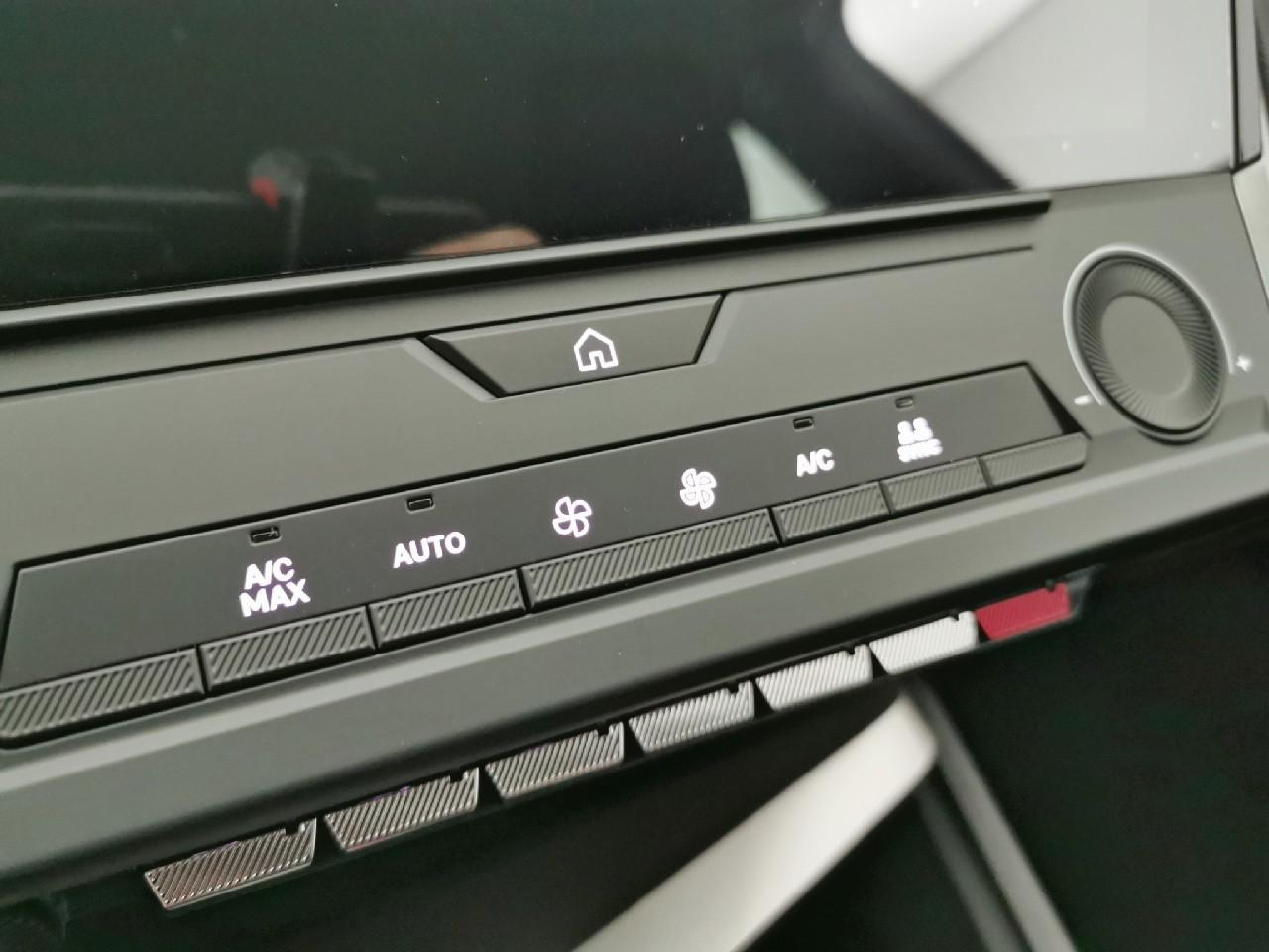 Peugeot 308 sw hybrid 145 e-dcs6 style — photo 24