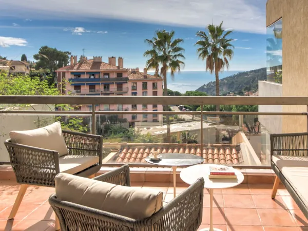 Vends appartement 105m² 4 pièces Col de Villefranche/Mont Boron avec piscine (Vinaigrier)
