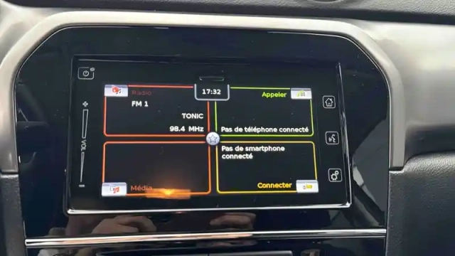 Suzuki Vitara 1.4 boosterjet hybrid — photo 64