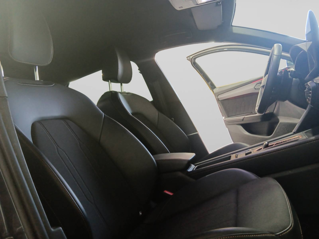 Cupra Leon — photo 17